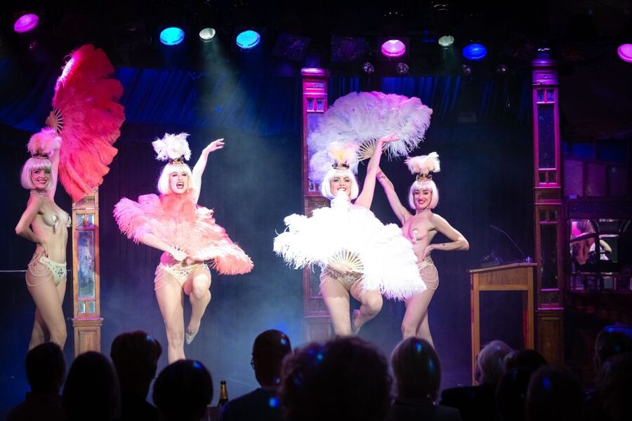Berlin: Showgirls of Burlesque Show - What the strongest praise tells you