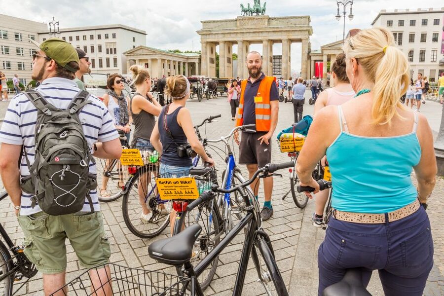 Berlin: Sights and Highlights Bike Tour with a Local Guide - Why a bike is a smart way to see Berlin