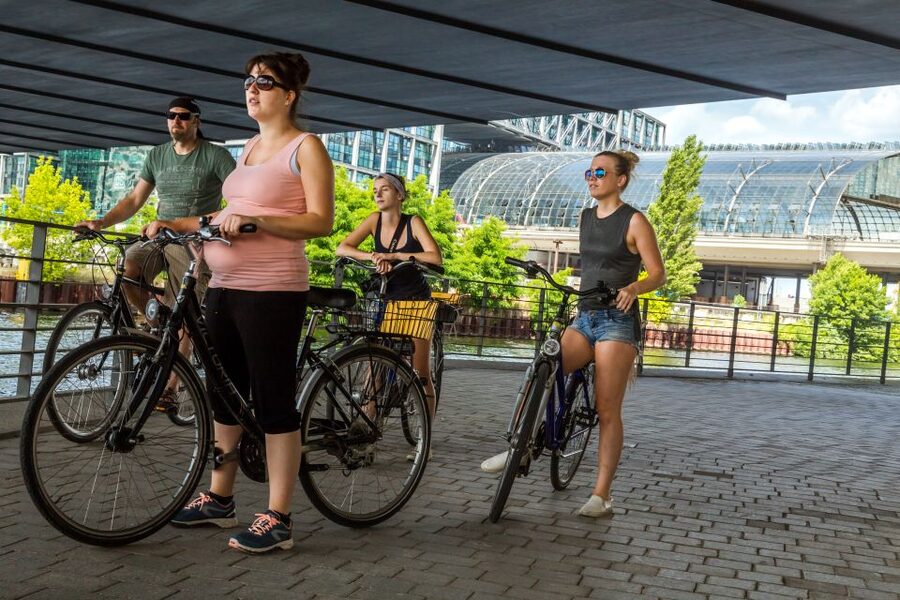 Berlin: Sights and Highlights Bike Tour with a Local Guide - The Berlin Wall and the story of a divided city