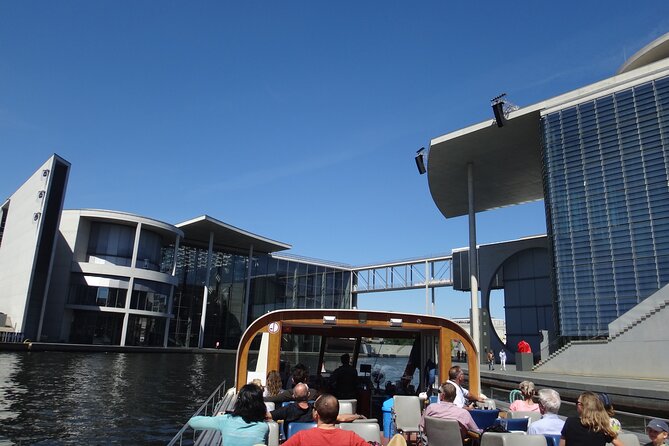 Berlin sightseeing boat tour on the Spree - Boarding at Alte Börse on Burgstraße