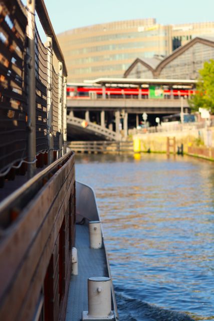 Berlin: Sightseeing Boat Tour on the Spree for Families - Museum Island and Berlin Cathedral from the river