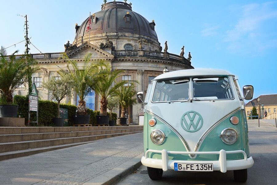 Berlin: Sightseeing Tour in Classic Volkswagen T1 Samba Bus - Key points to know before booking