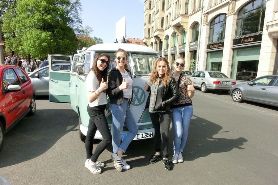 Berlin: Sightseeing Tour in Classic Volkswagen T1 Samba Bus - Who will enjoy this Berlin ride most
