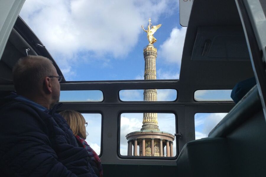 Berlin: Sightseeing Tour in Classic Volkswagen T1 Samba Bus - Why the old Volkswagen changes the tour