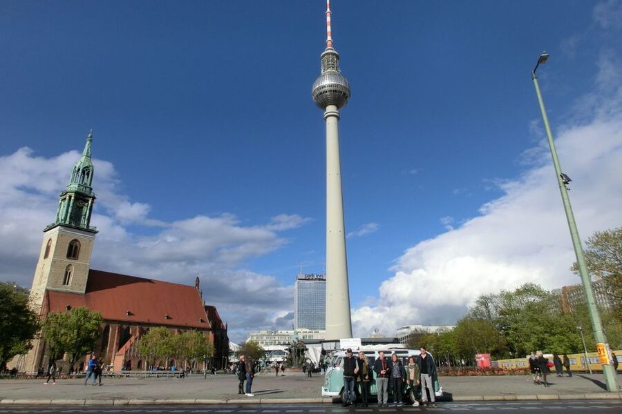 Berlin: Sightseeing Tour in Classic Volkswagen T1 Samba Bus - The TV Tower and return to the Cathedral