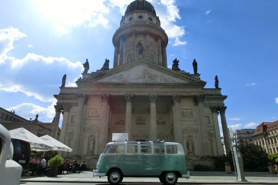 Berlin: Sightseeing Tour in Classic Volkswagen T1 Samba Bus - What the two-hour format is really worth
