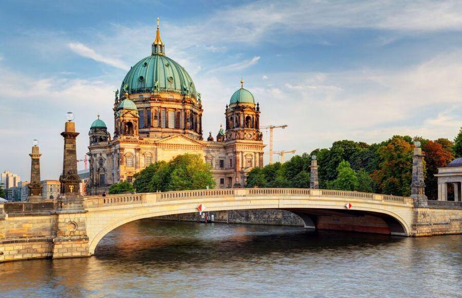 Berlin: Sightseeing Walking Tour of the Top 20 Attractions - A fast way to understand Berlin