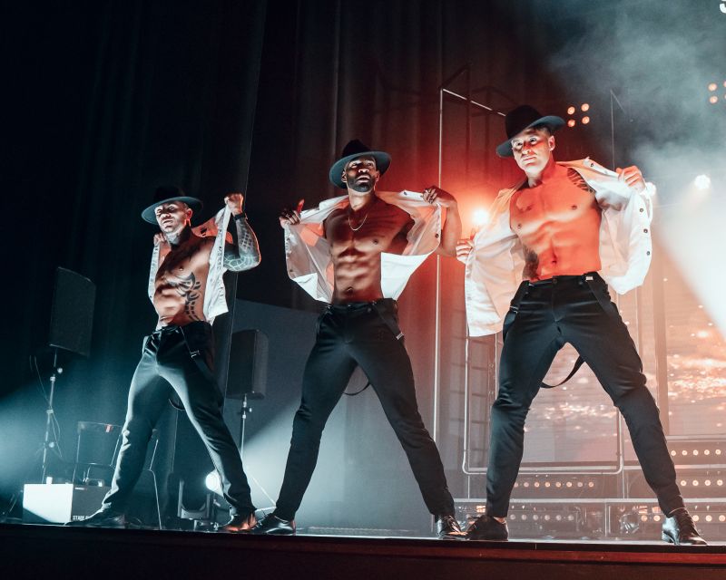 Berlin: SIXX PAXX Theater Show - What happens when the show begins
