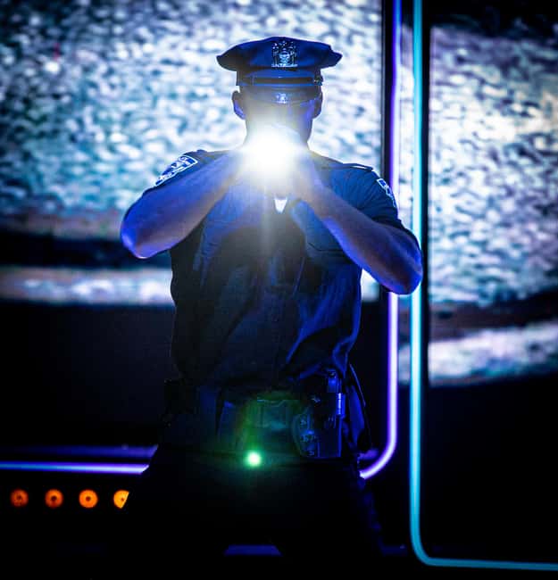 Berlin: SIXX PAXX Theater Show - Who will enjoy this most?
