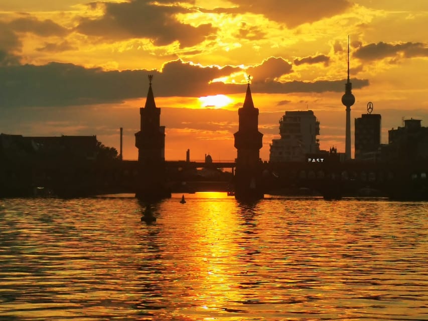 Berlin: Solar Powered Sunset Catamaran Cruise & Audio Guide - Turning at the House of World Cultures