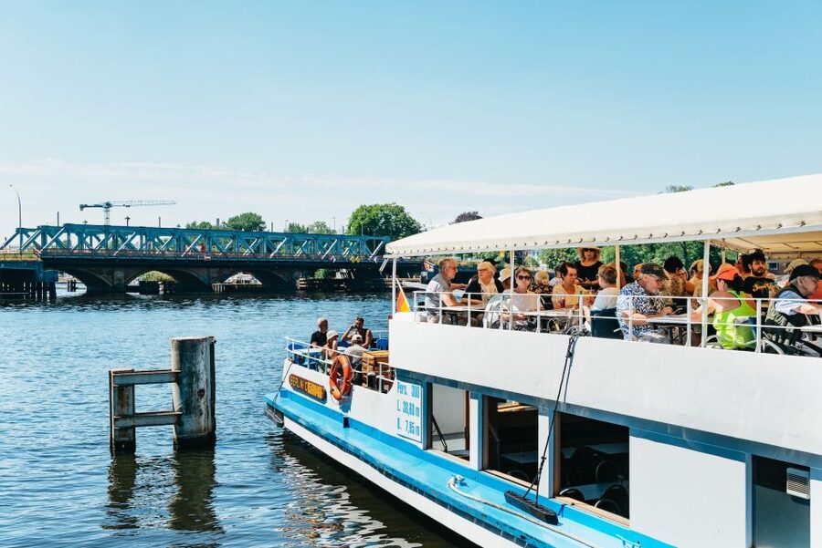 Berlin: Spree Boat Tour to Müggelsee - Following the Spree through southeast Berlin