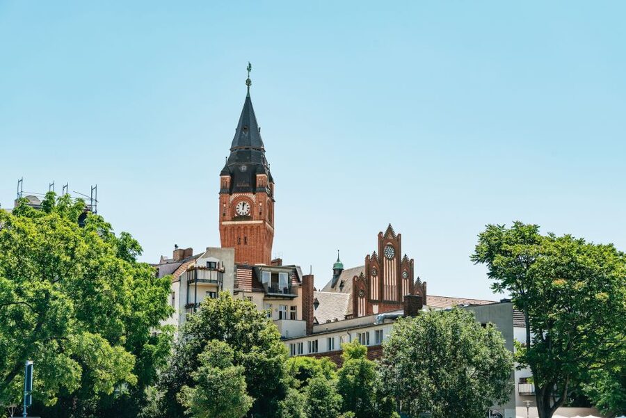 Berlin: Spree Boat Tour to Müggelsee - Choosing your seat and timing