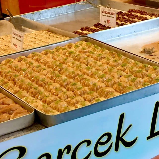 Berlin: Street Food Tour with 10 Tastings - Timing, transport, and what to bring