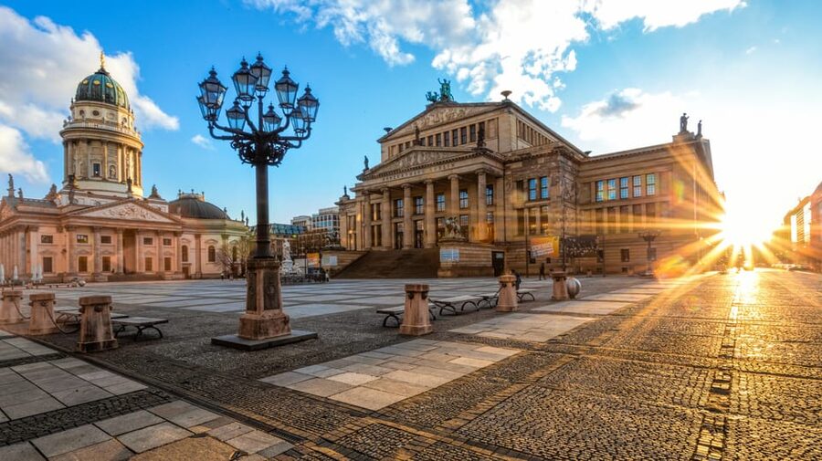 Berlin: the treasures of berlin - walking tour - Gendarmenmarkt, the graceful finish
