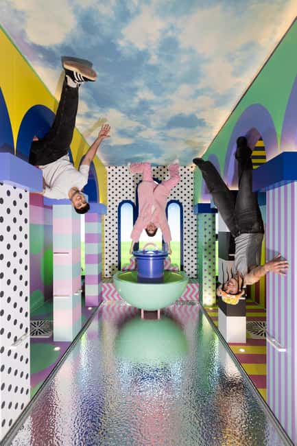 Berlin: The Upside Down Museum Entrance Ticket - The Hangout & Karaoke area after the exhibits
