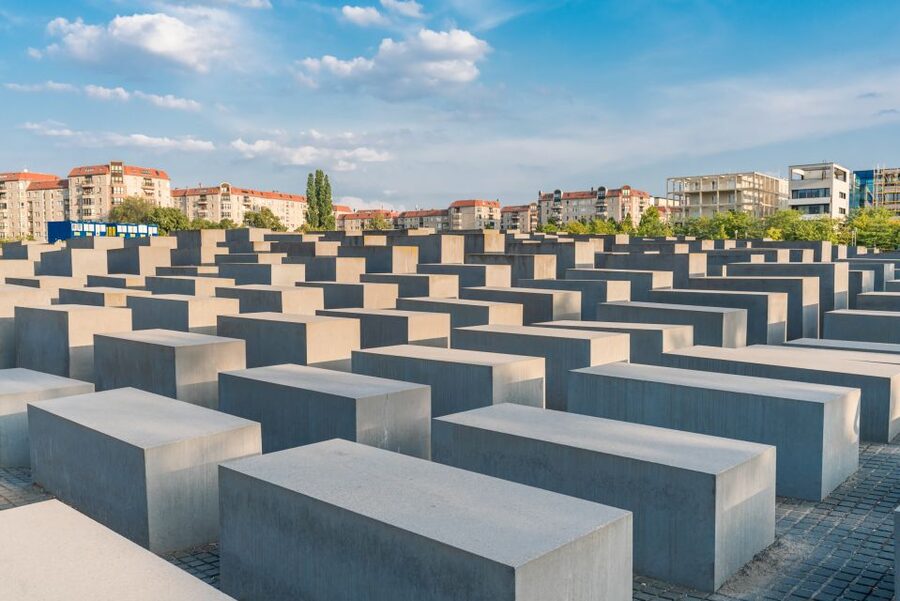 Berlin: Third Reich and Cold War 2 Hour Walking Tour - A 200-meter stretch of the Berlin Wall