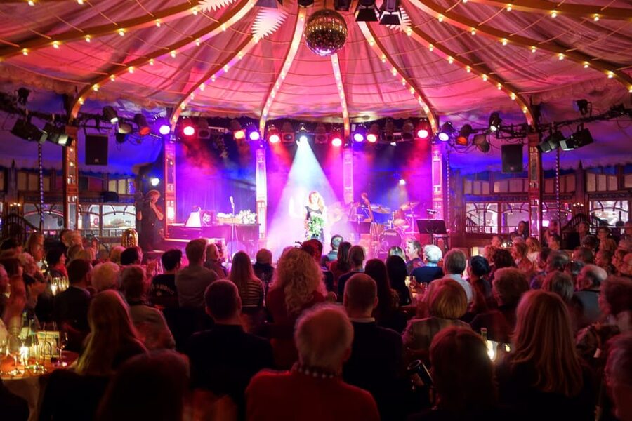 Berlin: Ticket for Bar Jeder Vernunft - Theater & Restaurant - A Mirror Tent Hidden Beside Berlin’s Kurfürstendamm