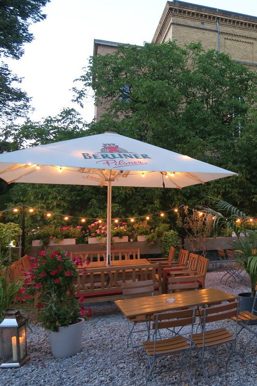 Berlin: Ticket for Bar Jeder Vernunft - Theater & Restaurant - Berlin’s 1920s Mood, Without a Museum Visit