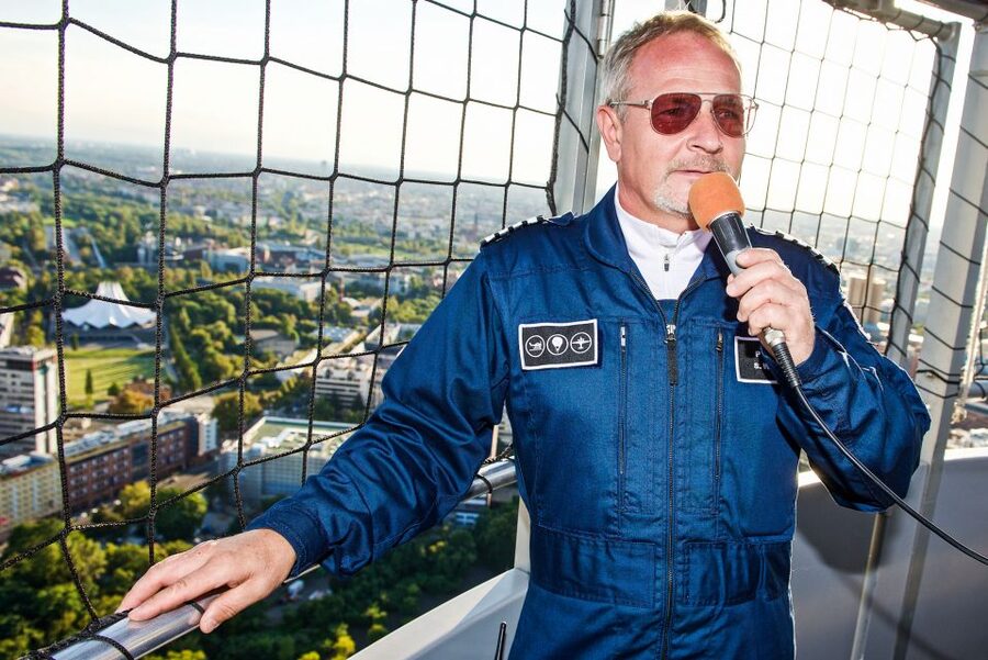 Berlin: Ticket for World Balloon with Perfect View - Rising from Checkpoint Charlie to 150 meters