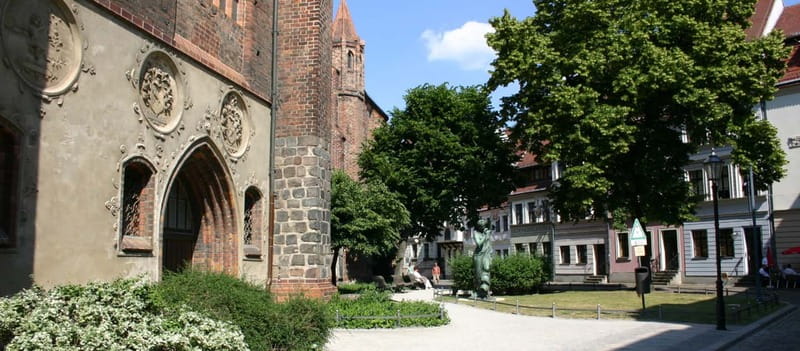 Berlin: Top Secret Berlin Guided Bike Tour - A 17-kilometer route built for discovery