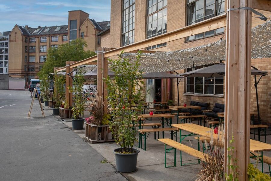Berlin: Vagabund Brauerei Beer Tasting & Guided Brewery Tour - Learning how to taste beer