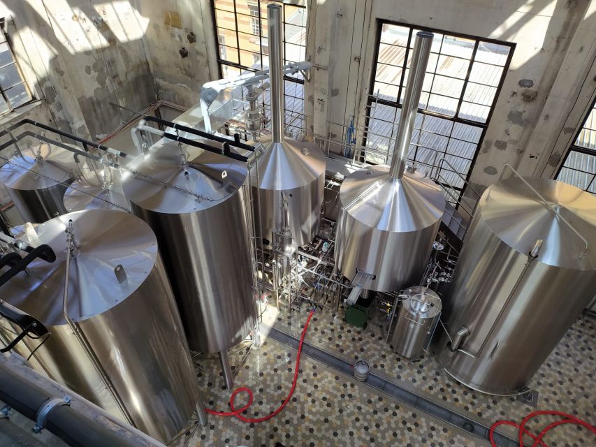 Berlin: Vagabund Brauerei Beer Tasting & Guided Brewery Tour - Starting on the brewing floor