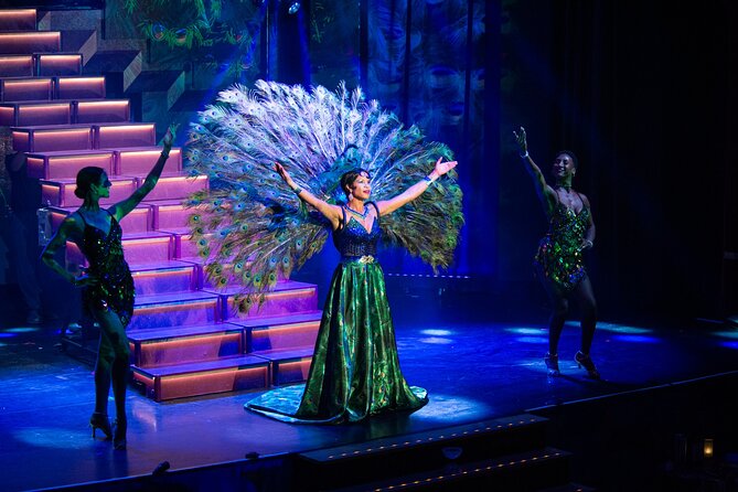 Berlin Varieté: "JOSEPHINE -The Queen of Entertainment" - The show moves from chansons to circus skill