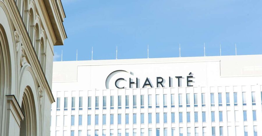 Berlin: walking tour about Charité - The Charité Bed House, seen from outside