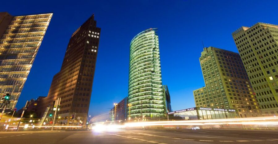 Berlin: Walking Tour of the Top 10 Sightseeing Attractions - A quick route through Berlin’s biggest stories