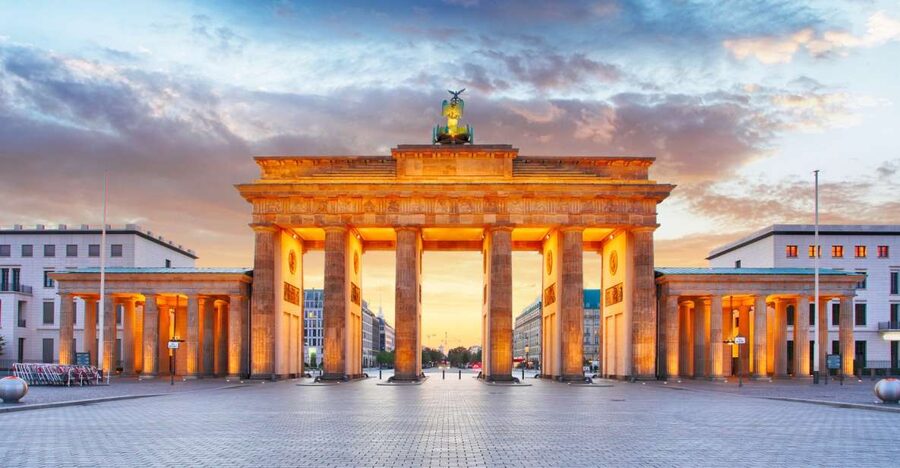 Berlin: Walking Tour of the Top 10 Sightseeing Attractions - Reichstag: Germany’s parliament and a changed city