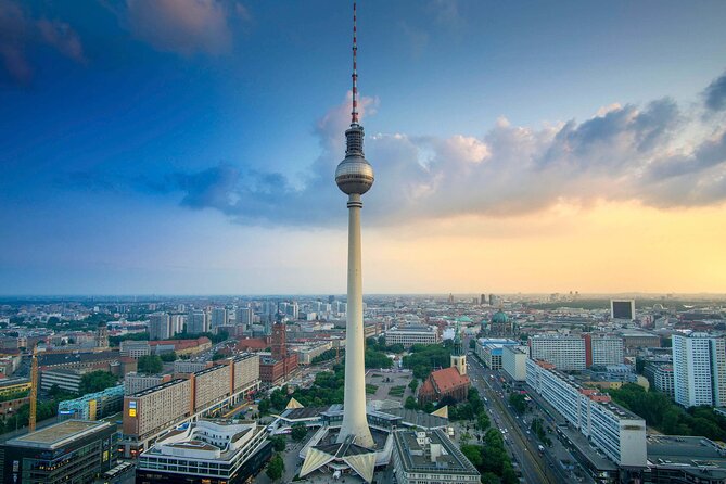 Berlin Walking Tour with Audioguide on Your Smartphone - The Reichstag and the politics of modern Berlin