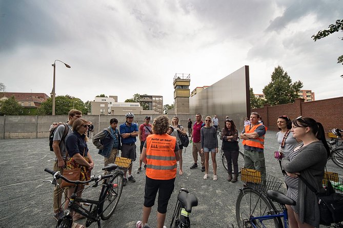 Berlin Wall and Cold War Bike Tour in Small Groups - Brandenburg Gate and the political heart of Berlin