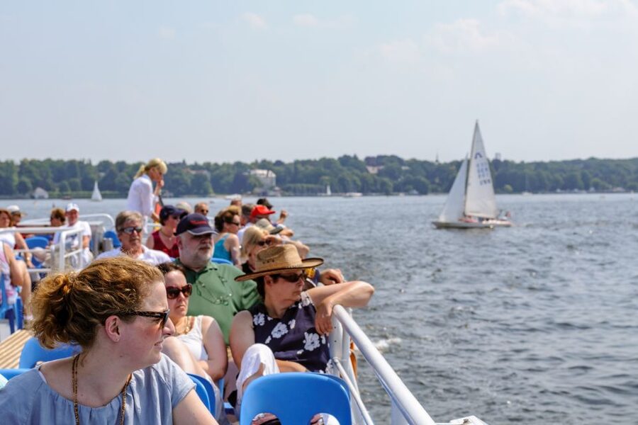 Berlin: World Heritage Cruise to Potsdam - Who will enjoy this three-hour boat trip