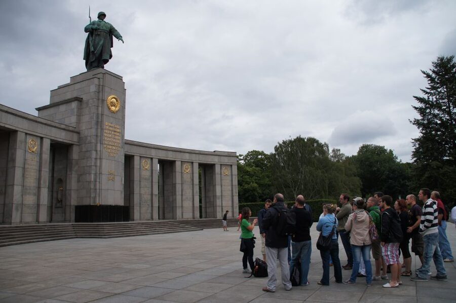 Berlín y el Nacionalsocialismo. Group Tour in Spanish - The guide makes the Spanish format worthwhile