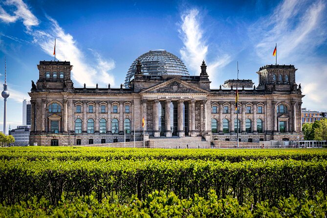 Best of Berlin HopOn HopOff Tour - Brandenburg Gate and the government quarter