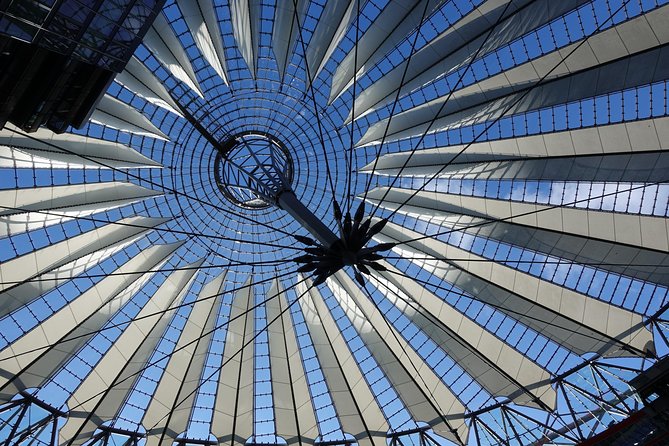 Best of Berlin with a licensed Guide - From the Reichstag to Brandenburg Gate