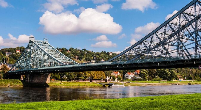 Big city tour hop on hop off 22 stops - Key points to know before you board