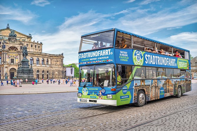 Big city tour hop on hop off 22 stops - Why this bus works well for a first look at Dresden