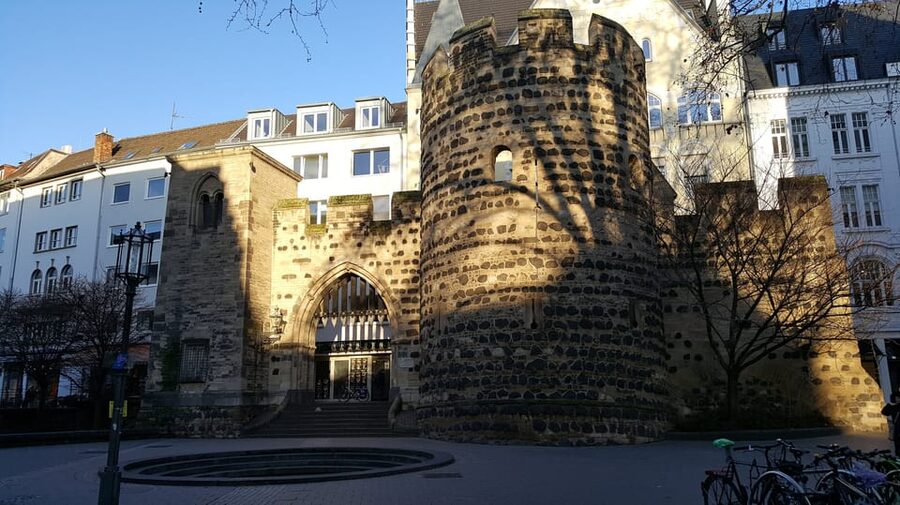 Bonn: Private City Highlights Walking Tour - Bonn Minster and Münsterplatz