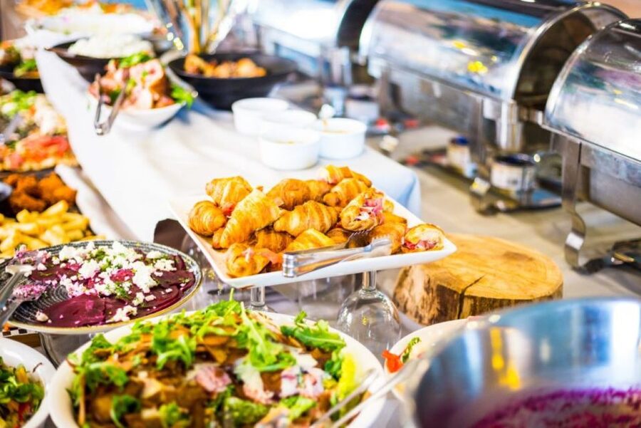 Bonn: Sunday Brunch Buffet with Cologne live music - A Sunday brunch with Bonn as the backdrop