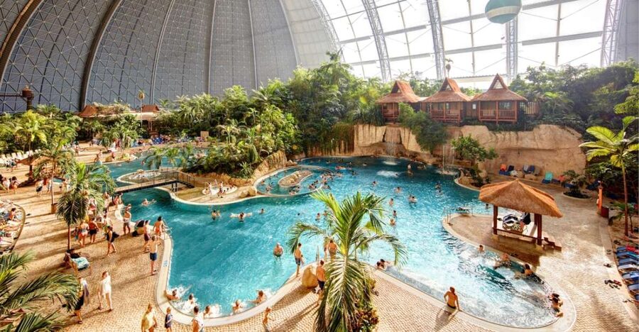 Brandenburg: Tropical Islands Resort Day Ticket - Tropino club and family time