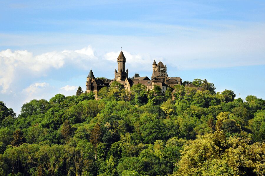 Braunfels: Guided Tour of the Fairytale Castle Braunfels - Starting in the Courtyard Among Towers and Roses