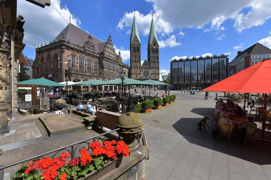 Bremen: City Center Guided Walking Tour - Böttcherstraße, where barrels gave way to Expressionism