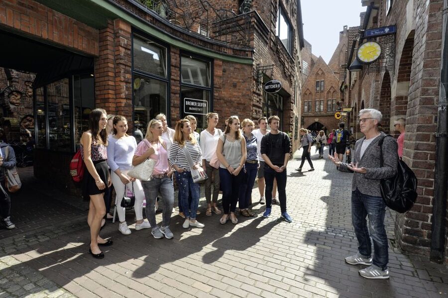 Bremen: City Center Guided Walking Tour - What the $14 price delivers