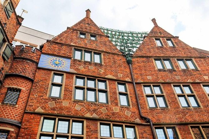 Bremen Exploration Private Game and City Tour on your Phone - St. Peter’s Cathedral in the market square