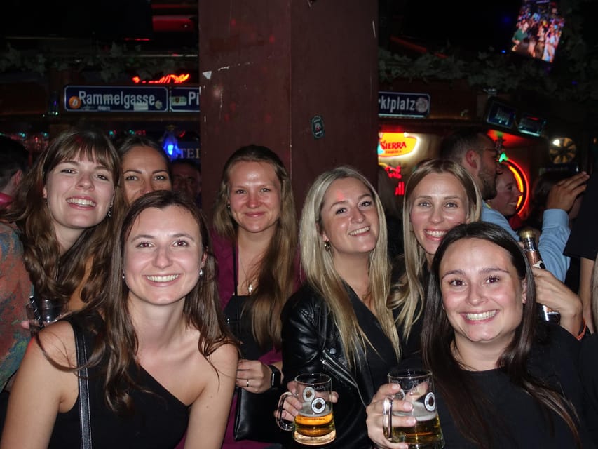 Bremen: Private pub crawl with insider-guide & free shots - Free shots, games, and the Bremen quiz