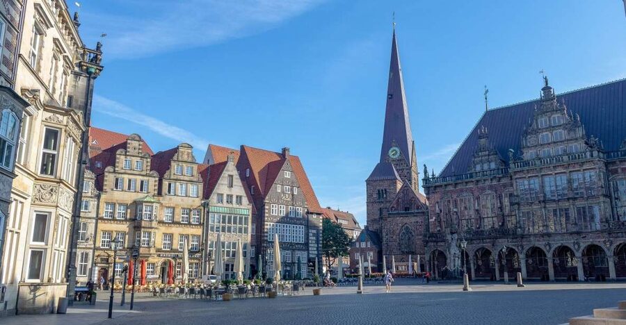 Bremen: Private Walking Tour with a Professional Guide - Finding the Town Musicians