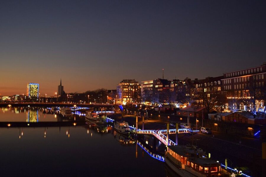 Bremen: Private Walking Tour with a Professional Guide - What a Private Group Changes