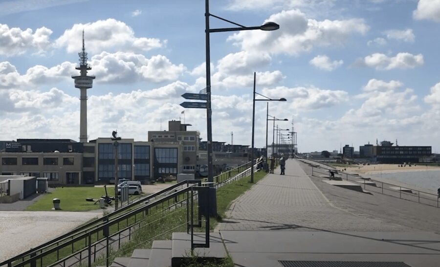 Bremerhaven: Sailor's yarn, legends and sea walking tour - How this compares with a standard city tour