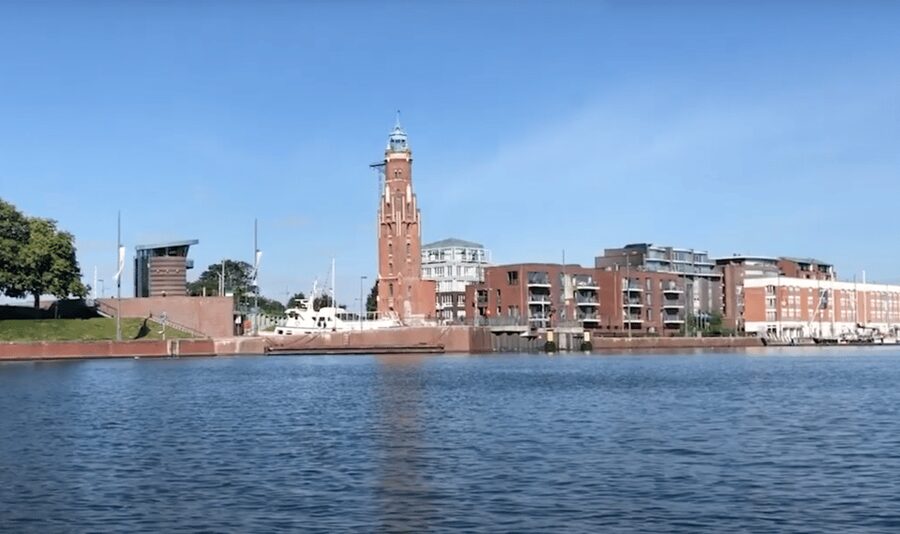 Bremerhaven: Sailor's yarn, legends and sea walking tour - Booking, cancellation, and practical value